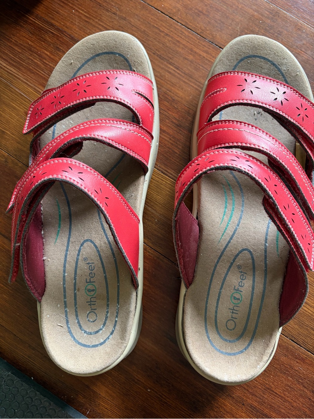 OrthoFeet Women’s Red Triple-Strap Comfort Sandals